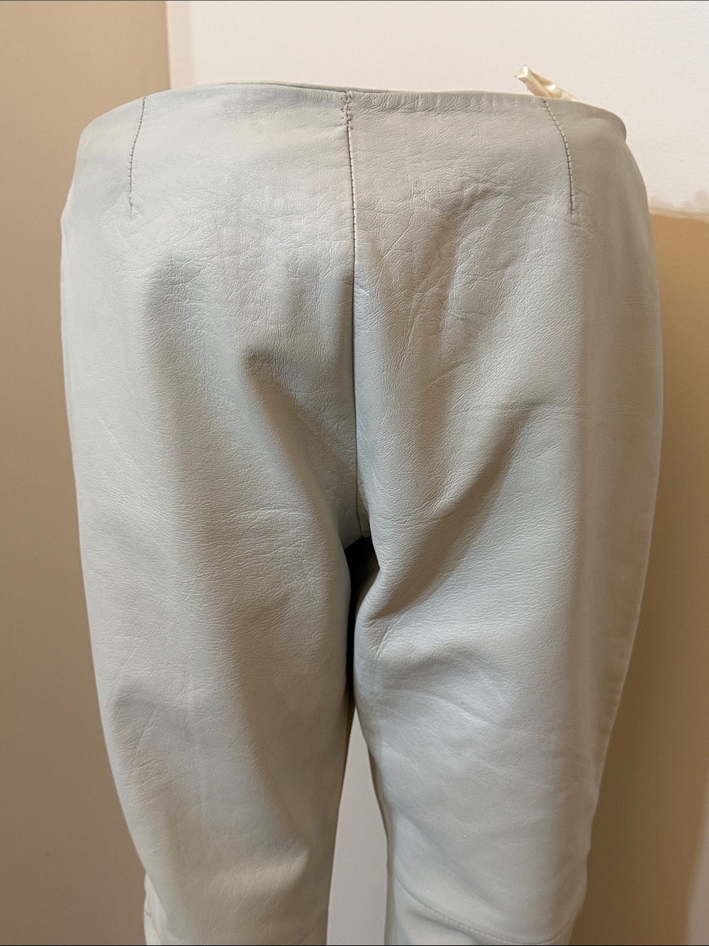 Boston Proper Off White Genuine Leather Pants Size 10 Like New - Picture 5 of 9